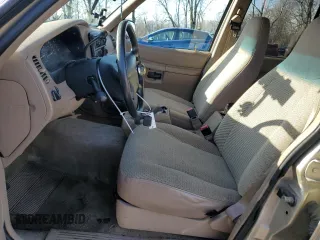 2000 Ford Explorer XLS z VIN 1FMZU72XXYUB16563, wystawiony jako Copart lot #86951684 z przebiegiem 203 117 mil mil oraz Szkoda całkowita • Salvage title. Historia ofert i sprzedaży dostępna na DreamBid. Obrazek 7.