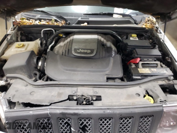 2008 Jeep Commander Overland with VIN 1J8HG68278C146082, listed as a Copart auction lot 82796684 with 73,113 mi miles and Salvage Title. Bid and sale history available at carsss.com. Image 11.