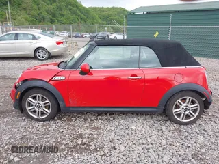 2014 MINI Convertible S с VIN WMWZP3C52ET706272, выставлен на аукционе IAAI как лот 42198277 с пробегом 40 372 миль миль и . История ставок и продаж доступна на DreamBid. Изображение 15.