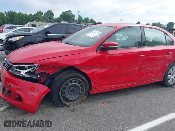 2012 Volkswagen Jetta SE with VIN 3VWDX7AJ9CM352425, listed as a IAAI auction lot 42711352 with Not provided miles and . Bid and sale history available at DreamBid. Image 6.
