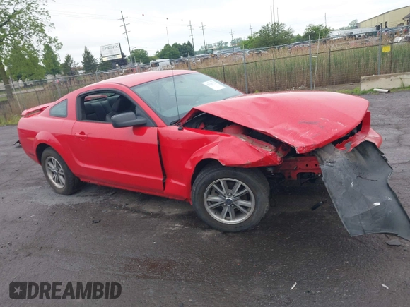 2005 Ford Mustang Deluxe with VIN 1ZVFT80N555110559, listed as a IAAI auction lot 42320778 with 117,594 mi miles and . Bid and sale history available at DreamBid. Image 1.