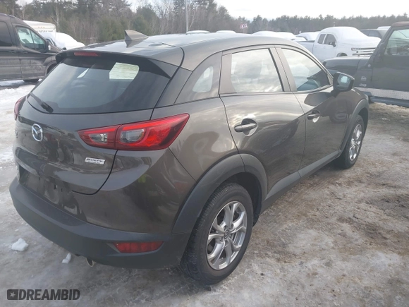 2018 Mazda CX-3 Sport with VIN JM1DKFB76J0316593, listed as a IAAI auction lot 41637015 with 29,998 mi miles. Bid and sale history available at carsss.com. Image 4.