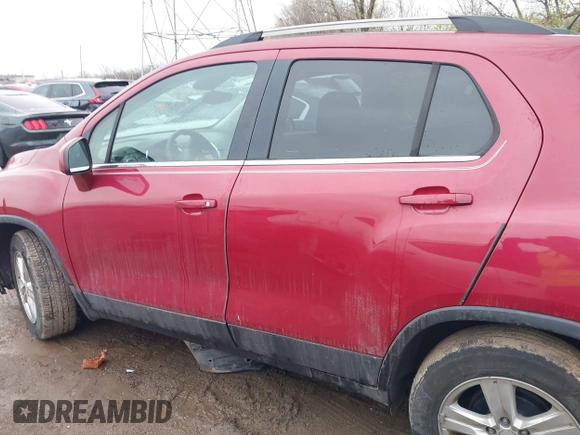 2015 Chevrolet Trax LT with VIN KL7CJLSB2FB117132, listed as a IAAI auction lot 40924586 with 83,170 mi miles. Bid and sale history available at carsss.com. Image 14.