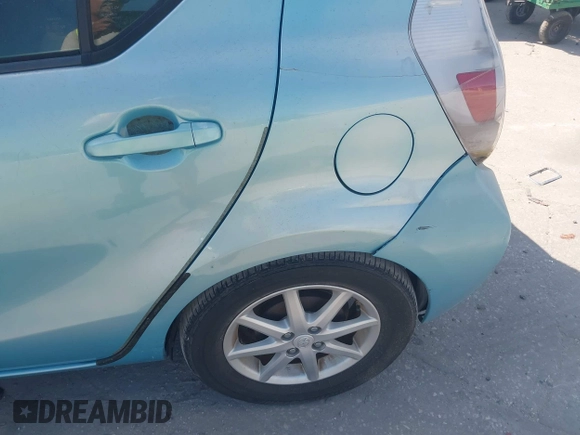 2013 Toyota Prius One z VIN JTDKDTB38D1039697, wystawiony jako IAAI lot #42378154 z przebiegiem 177 044 mil mil oraz . Historia ofert i sprzedaży dostępna na DreamBid. Obrazek 20.