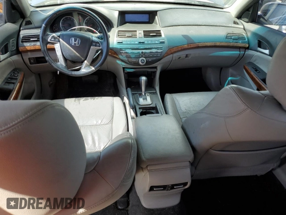 2011 Honda Accord EX-L z VIN 1HGCP3F85BA016619, wystawiony jako Copart lot #56592355 z przebiegiem 145 459 mil mil oraz Szkoda całkowita • Salvage title. Historia ofert i sprzedaży dostępna na DreamBid. Obrazek 8.