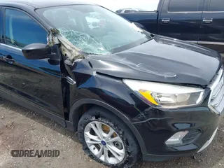 2017 Ford Escape SE с VIN 1FMCU0G94HUB67886, выставлен на аукционе IAAI как лот 42297137 с пробегом 193 600 миль миль и . История ставок и продаж доступна на DreamBid. Изображение 6.