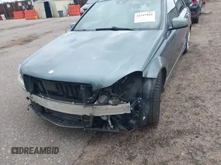 2012 Mercedes-Benz C 300 Sport с VIN WDDGF8BB6CA697821, выставлен на аукционе IAAI как лот 42347842 с пробегом 106 745 миль миль и . История ставок и продаж доступна на DreamBid. Изображение 6.