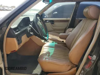 1987 Mercedes-Benz 300 with VIN WDBEB93D1HF041635, listed as a Copart auction lot 53718845 with 285,625 mi miles and Clean Title. Bid and sale history available at DreamBid. Image 7.