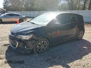 2020 Chevrolet Sonic LT z VIN 1G1JD6SB3L4102425, wystawiony jako Copart lot #48564595 z przebiegiem 95 494 mil mil oraz Szkoda całkowita • Salvage title. Historia ofert i sprzedaży dostępna na DreamBid. Obrazek 1.