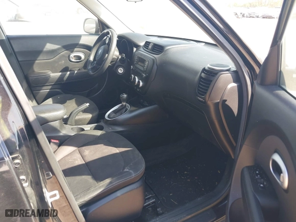 2014 Kia Soul with VIN KNDJN2A25E7045161, listed as a IAAI auction lot 40571623 with 149,270 mi miles. Bid and sale history available at carsss.com. Image 5.