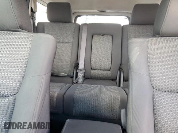 2009 Jeep Commander Sport with VIN 1J8HH48K89C540189, listed as a Copart auction lot 52552235 with 258,377 mi miles and Salvage title. Bid and sale history available at DreamBid. Image 10.