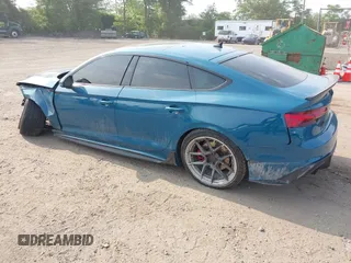 2023 Audi S5 Sportback Premium Plus z VIN WAUC4CF50PA004945, wystawiony jako IAAI lot #42476245 z przebiegiem 46 079 mil mil oraz . Historia ofert i sprzedaży dostępna na DreamBid. Obrazek 3.