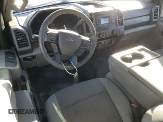 2020 Ford F-250 XL z VIN 1FT7X2B64LEC47102, wystawiony jako Copart lot #46455255 z przebiegiem 138 569 mil mil oraz Czysty tytuł • Clean title. Historia ofert i sprzedaży dostępna na DreamBid. Obrazek 8.