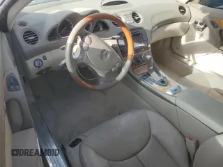 2008 Mercedes-Benz SL 550 z VIN WDBSK71FX8F136660, wystawiony jako Copart lot #53277185 z przebiegiem 74 827 mil mil oraz Szkoda całkowita • Salvage title. Historia ofert i sprzedaży dostępna na DreamBid. Obrazek 8.