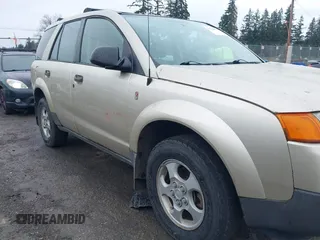2002 Saturn VUE with VIN 5GZCZ23D92S830947, listed as a IAAI auction lot 41836156 with 121,752 mi miles. Bid and sale history available at carsss.com. Image 6.
