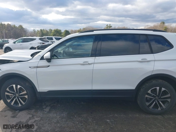 2024 Volkswagen Tiguan S with VIN 3VVRB7AXXRM146228, listed as a IAAI auction lot 40992502 with 2,392 mi miles. Bid and sale history available at carsss.com. Image 14.