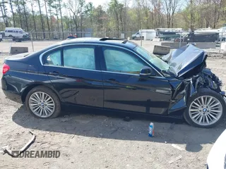 2014 BMW 3 Series 328i xDrive с VIN WBA3B5C54EP543441, выставлен на аукционе IAAI как лот 42144984 с пробегом Не указан миль и . История ставок и продаж доступна на DreamBid. Изображение 13.