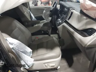 2018 Toyota Sienna XLE Auto Access Seat с VIN 5TDYZ3DC0JS943986, выставлен на аукционе IAAI как лот 42127483 с пробегом 71 515 миль миль и . История ставок и продаж доступна на DreamBid. Изображение 5.