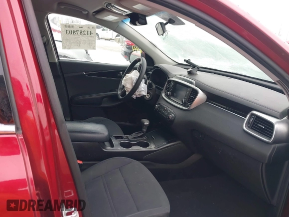 2019 Kia Sorento LX with VIN 5XYPGDA34KG540474, listed as a IAAI auction lot 41287803 with 109,674 mi miles. Bid and sale history available at carsss.com. Image 5.