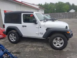 2019 Jeep Wrangler Sport S z VIN 1C4GJXAG0KW583315, wystawiony jako IAAI lot #39990649 z przebiegiem 32 768 mil mil oraz . Historia ofert i sprzedaży dostępna na DreamBid. Obrazek 13.