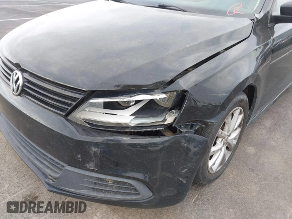 2012 Volkswagen Jetta SE with VIN 3VWDX7AJ4CM414622, listed as a IAAI auction lot 42681807 with 195,821 mi miles and . Bid and sale history available at DreamBid. Image 6.
