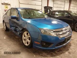 2012 Ford Fusion SE z VIN 3FAHP0HA8CR420451, wystawiony jako IAAI lot #42078163 z przebiegiem 131 049 mil mil oraz . Historia ofert i sprzedaży dostępna na DreamBid. Obrazek 1.