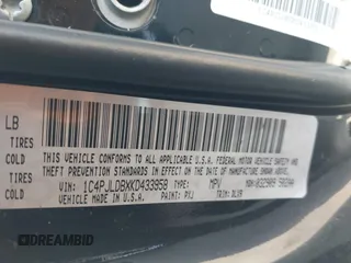 2019 Jeep Cherokee Limited с VIN 1C4PJLDBXKD433958, выставлен на аукционе IAAI как лот 41718399 с пробегом 135 977 миль миль и . История ставок и продаж доступна на DreamBid. Изображение 9.