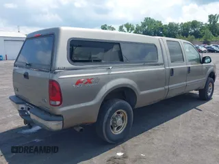 2003 Ford F-250 XL z VIN 1FTNW21LX3EC64584, wystawiony jako IAAI lot #42789502 z przebiegiem 251 574 mil mil oraz . Historia ofert i sprzedaży dostępna na DreamBid. Obrazek 4.