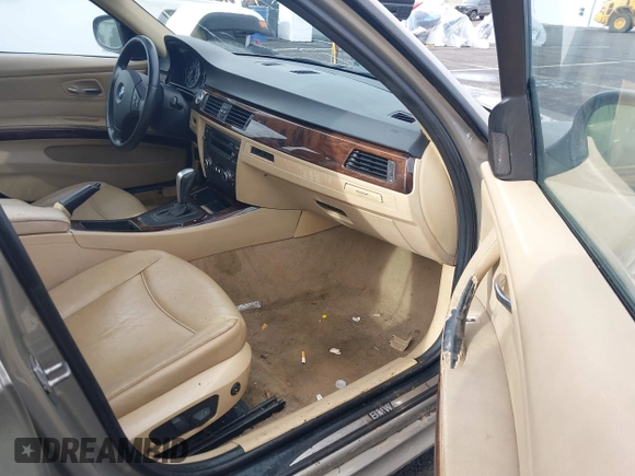 2011 BMW 3 Series 328i with VIN WBAPH5C57BA443932, listed as a IAAI auction lot 40832127 with 206,426 mi miles and . Bid and sale history available at carsss.com. Image 5.