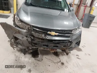 2019 Chevrolet Trax LT with VIN KL7CJPSB8KB937572, listed as a IAAI auction lot 42032722 with 103,132 mi miles. Bid and sale history available at carsss.com. Image 17.