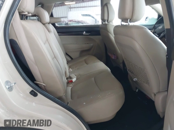 2011 Kia Sorento EX with VIN 5XYKU4A29BG040661, listed as a IAAI auction lot 41542762 with 185,108 mi miles. Bid and sale history available at carsss.com. Image 8.