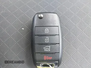 2017 Kia Sorento LX z VIN 5XYPGDA51HG330957, wystawiony jako IAAI lot #42189378 z przebiegiem 139 835 mil mil oraz . Historia ofert i sprzedaży dostępna na DreamBid. Obrazek 11.