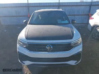 2022 Volkswagen Tiguan SE R-Line Black with VIN 3VVCB7AX0NM035445, listed as a IAAI auction lot 41047000 with 32,379 mi miles. Bid and sale history available at carsss.com. Image 12.