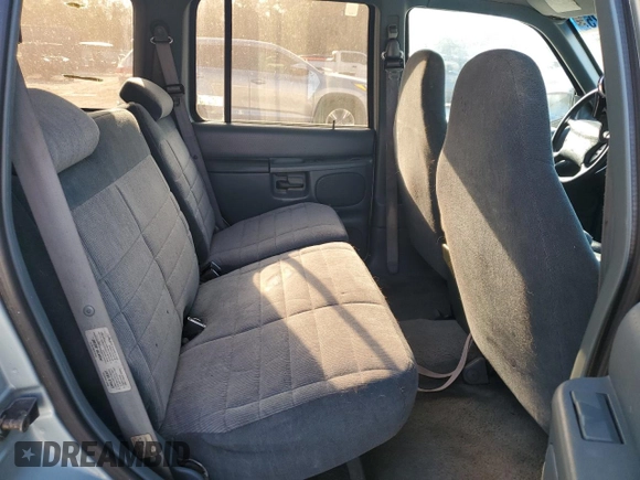 1996 Ford Explorer XL с VIN 1FMDU34X9TZA13792, выставлен на аукционе Copart как лот 58668525 с пробегом 123 231 миль миль и Списание • Salvage title. История ставок и продаж доступна на DreamBid. Изображение 11.