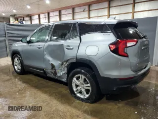 2024 GMC Terrain SLE z VIN 3GKALMEG0RL372967, wystawiony jako Copart lot #59143945 z przebiegiem 26 511 mil mil oraz Czysty tytuł • Clean title. Historia ofert i sprzedaży dostępna na DreamBid. Obrazek 2.