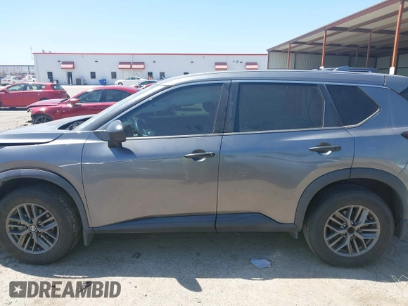 2021 Nissan Rogue S z VIN 5N1AT3AA3MC798580, wystawiony jako IAAI lot #41979972 z przebiegiem 73 351 mil mil oraz . Historia ofert i sprzedaży dostępna na DreamBid. Obrazek 14.