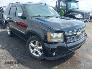 2009 Chevrolet Tahoe LTZ z VIN 1GNFK33059R297641, wystawiony jako IAAI lot #42099230 z przebiegiem 226 402 mil mil oraz . Historia ofert i sprzedaży dostępna na DreamBid. Obrazek 6.