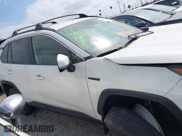 2019 Toyota RAV4 Hybrid LE z VIN JTMMWRFV9KD035204, wystawiony jako IAAI lot #42474855 z przebiegiem 29 916 mil mil oraz . Historia ofert i sprzedaży dostępna na DreamBid. Obrazek 14.
