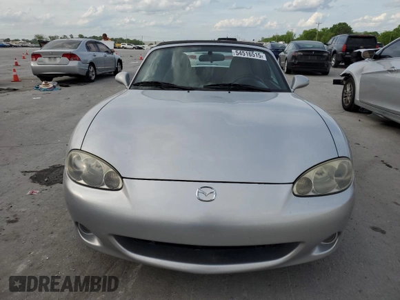 2001 Mazda MX-5 Miata z VIN JM1NB353510208400, wystawiony jako Copart lot #54516515 z przebiegiem 148 198 mil mil oraz Czysty tytuł • Clean title. Historia ofert i sprzedaży dostępna na DreamBid. Obrazek 5.