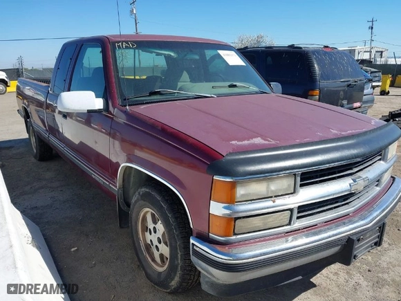 1995 Chevrolet C/K 1500 with VIN 1GCEC19K9SE171102, listed as a IAAI auction lot 41883173 with 219,652 mi miles. Bid and sale history available at carsss.com. Image 1.