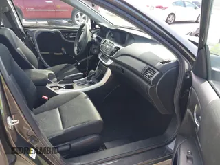 2014 Honda Accord Sedan LX with VIN 1HGCR2F31EA186232, listed as a IAAI auction lot 42068981 with 146,699 mi miles. Bid and sale history available at carsss.com. Image 5.
