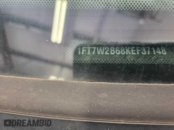 2019 Ford F-250 XL z VIN 1FT7W2B68KEF37148, wystawiony jako IAAI lot #42569097 z przebiegiem 201 085 mil mil oraz . Historia ofert i sprzedaży dostępna na DreamBid. Obrazek 33.