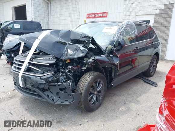 2022 Volkswagen Tiguan SE with VIN 3VV2B7AXXNM060140, listed as a IAAI auction lot 40300638 with 25,955 mi miles and . Bid and sale history available at DreamBid. Image 17.