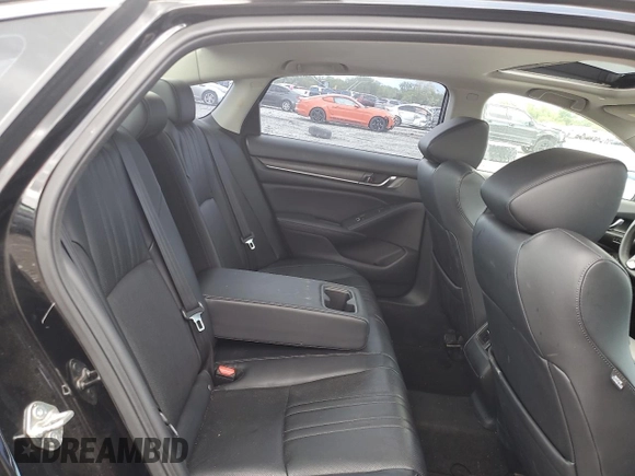 2018 Honda Accord Touring z VIN 1HGCV1F90JA031739, wystawiony jako Copart lot #54848365 z przebiegiem 114 634 mil mil oraz Szkoda całkowita • Salvage title. Historia ofert i sprzedaży dostępna na DreamBid. Obrazek 10.