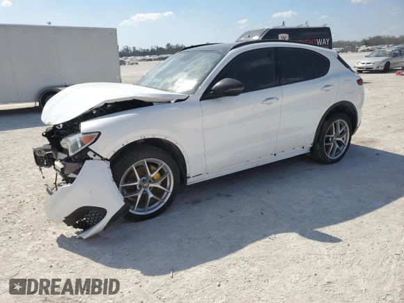 2019 Alfa Romeo Stelvio Ti Sport z VIN ZASPAKBN4K7C50293, wystawiony jako Copart lot #43664025 z przebiegiem 49 382 mil mil oraz Nie do naprawy • Non repairable. Historia ofert i sprzedaży dostępna na DreamBid. Obrazek 1.