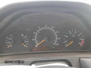 1999 Mercedes-Benz E 320 z VIN WDBJF65H4XA857249, wystawiony jako Copart lot #59337225 z przebiegiem 149 953 mil mil oraz Szkoda całkowita • Salvage title. Historia ofert i sprzedaży dostępna na DreamBid. Obrazek 9.