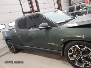 2022 Rivian R1T Adventure Package with VIN 7FCTGAAA0NN004365, listed as a IAAI auction lot 41534730 with 1 mi miles. Bid and sale history available at carsss.com. Image 13.