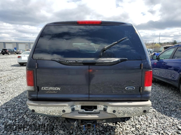 2001 Ford Excursion Limited with VIN 1FMNU43S81EB53398, listed as a Copart auction lot 52118415 with 229,052 mi miles and Clean title. Bid and sale history available at DreamBid. Image 6.