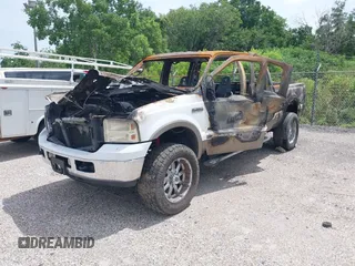 2007 Ford F-250 XL z VIN 1FTSW21P07EB36446, wystawiony jako IAAI lot #39720572 z przebiegiem Nie podano mil oraz . Historia ofert i sprzedaży dostępna na DreamBid. Obrazek 2.