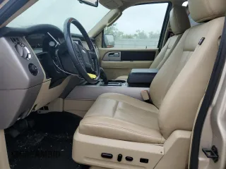 2017 Ford Expedition XLT z VIN 1FMJU1HT7HEA82641, wystawiony jako Copart lot #54178535 z przebiegiem 39 232 mil mil oraz Szkoda całkowita • Salvage title. Historia ofert i sprzedaży dostępna na DreamBid. Obrazek 7.